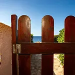 Casa Turchese Intima Sulla Scogliera Vista Mare E Tramonti Коста-Парадисо