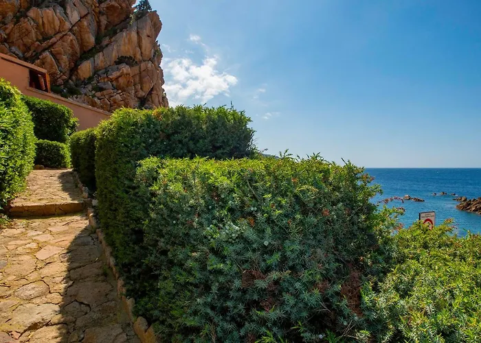 Casa Turchese Intima Sulla Scogliera Vista Mare E Tramonti Costa Paradiso